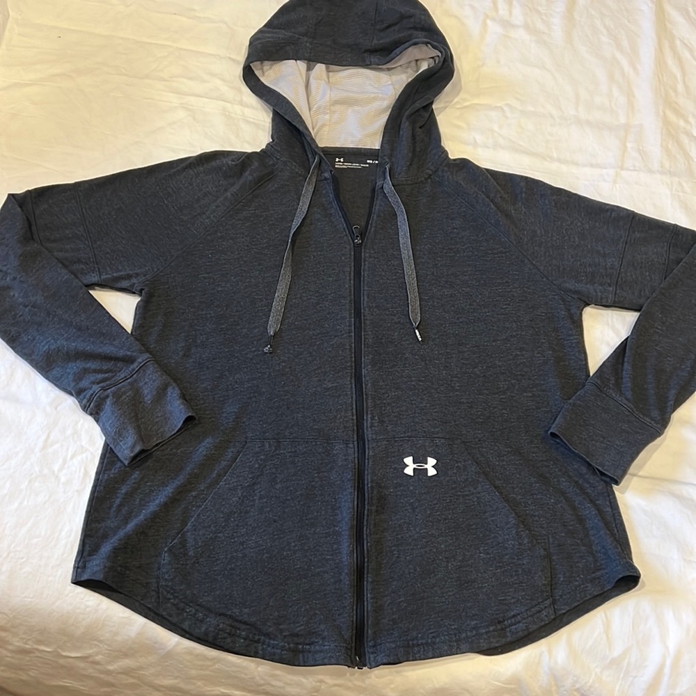 Women’s gray under Armour loose fit light weight zip up hoodie